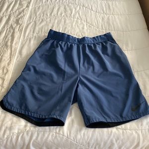 Nike Men’s 8” Knit Training Shorts. Medium. Blue. Like New